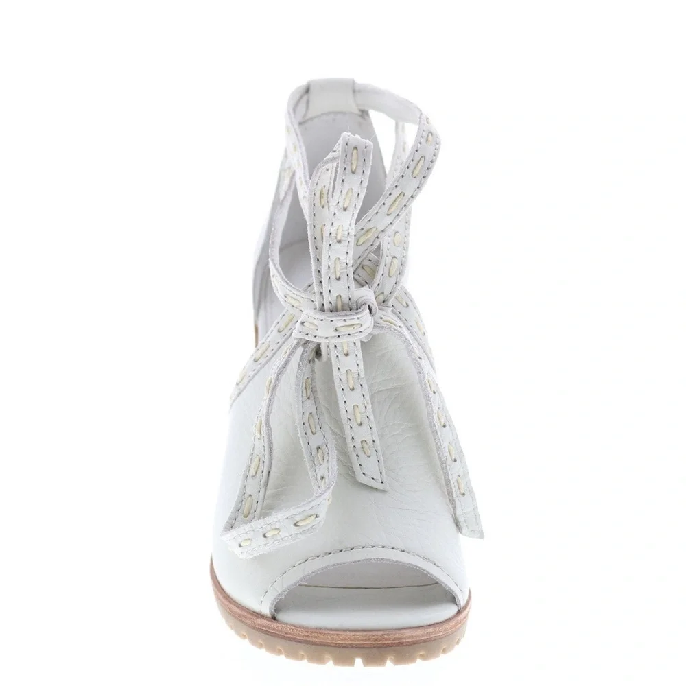 Frye Suzie Pickstitch Lug Womens White Leather Strap Heels Shoes size 7 1/2